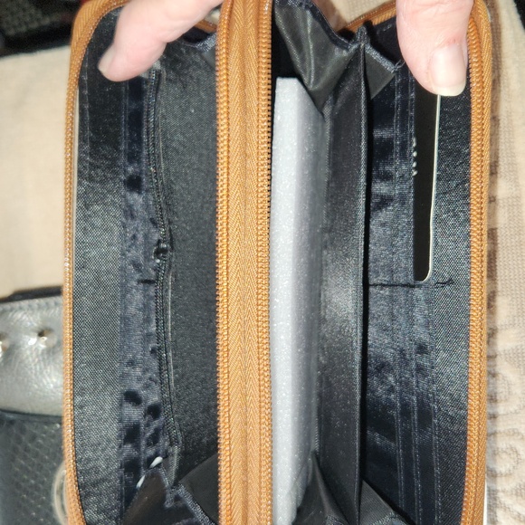 Bindle Of Wallets - Picture 3 of 16